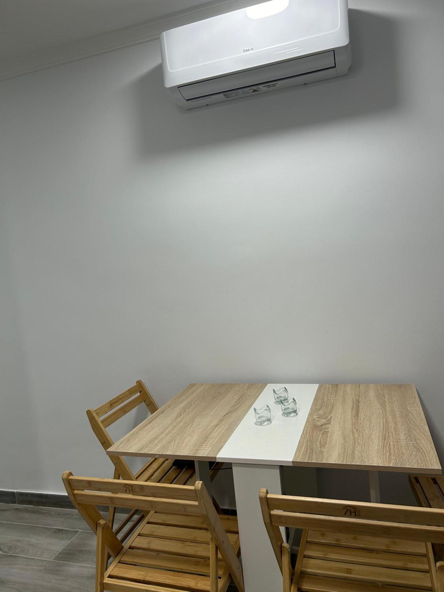 A Unos Pasos A Paseo Del Prado Appartement